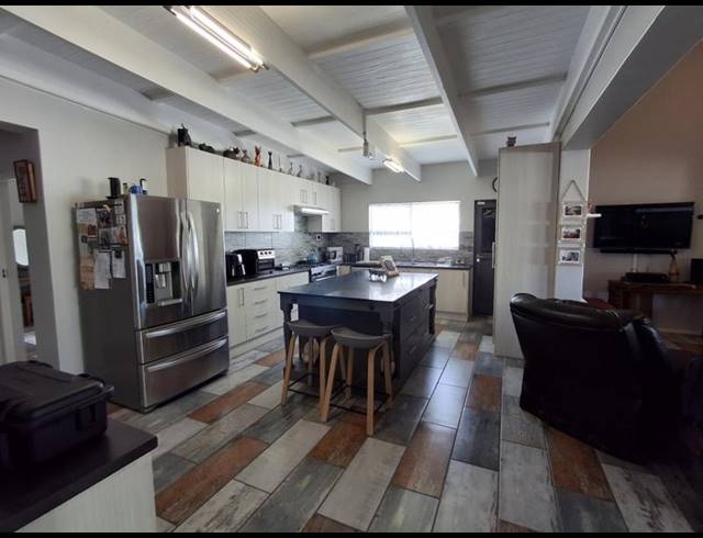 3 BEDROOM HOUSE FOR SALE IN BRITANNIA BAY